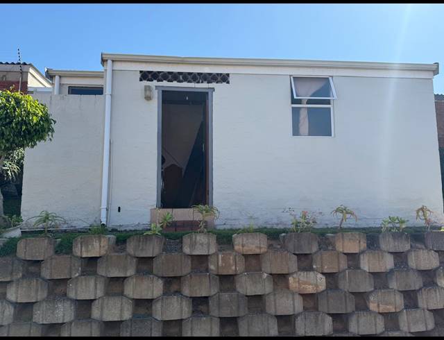 3 BEDROOM FREEHOLD FOR SALE IN GLENWOOD